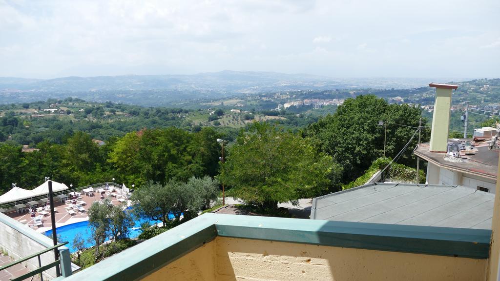 Hotel L'Ulivo Mirabella Eclano Экстерьер фото
