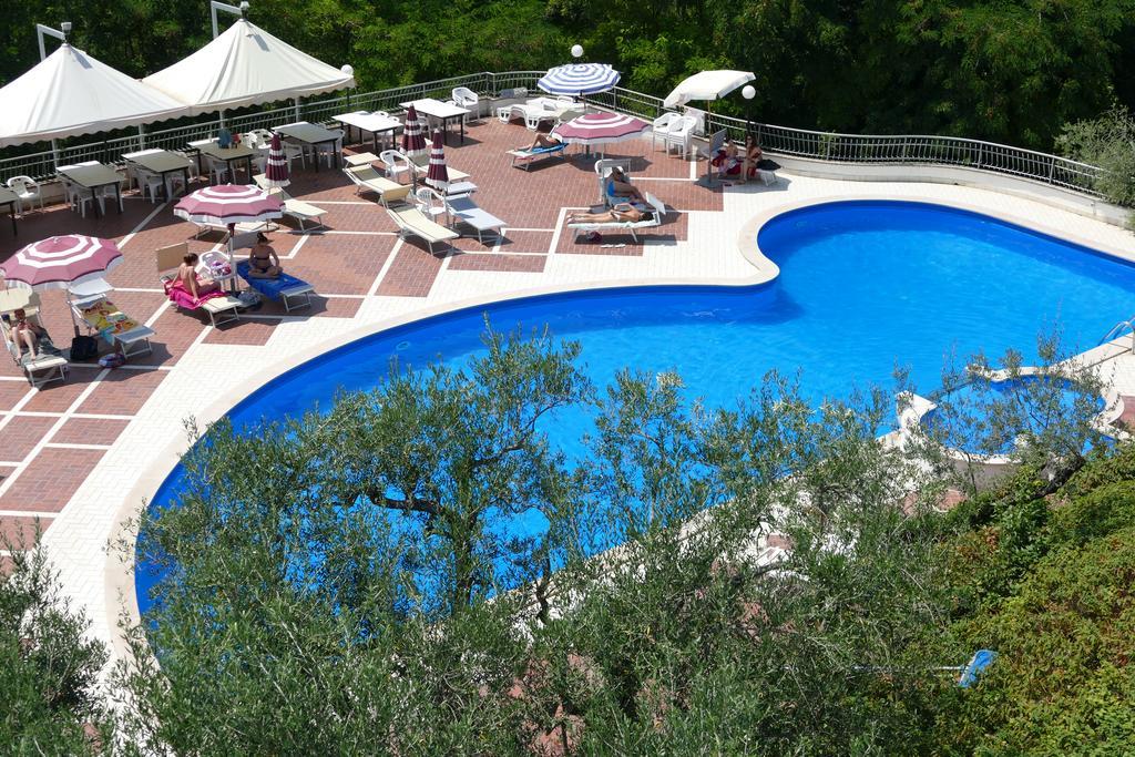 Hotel L'Ulivo Mirabella Eclano Экстерьер фото